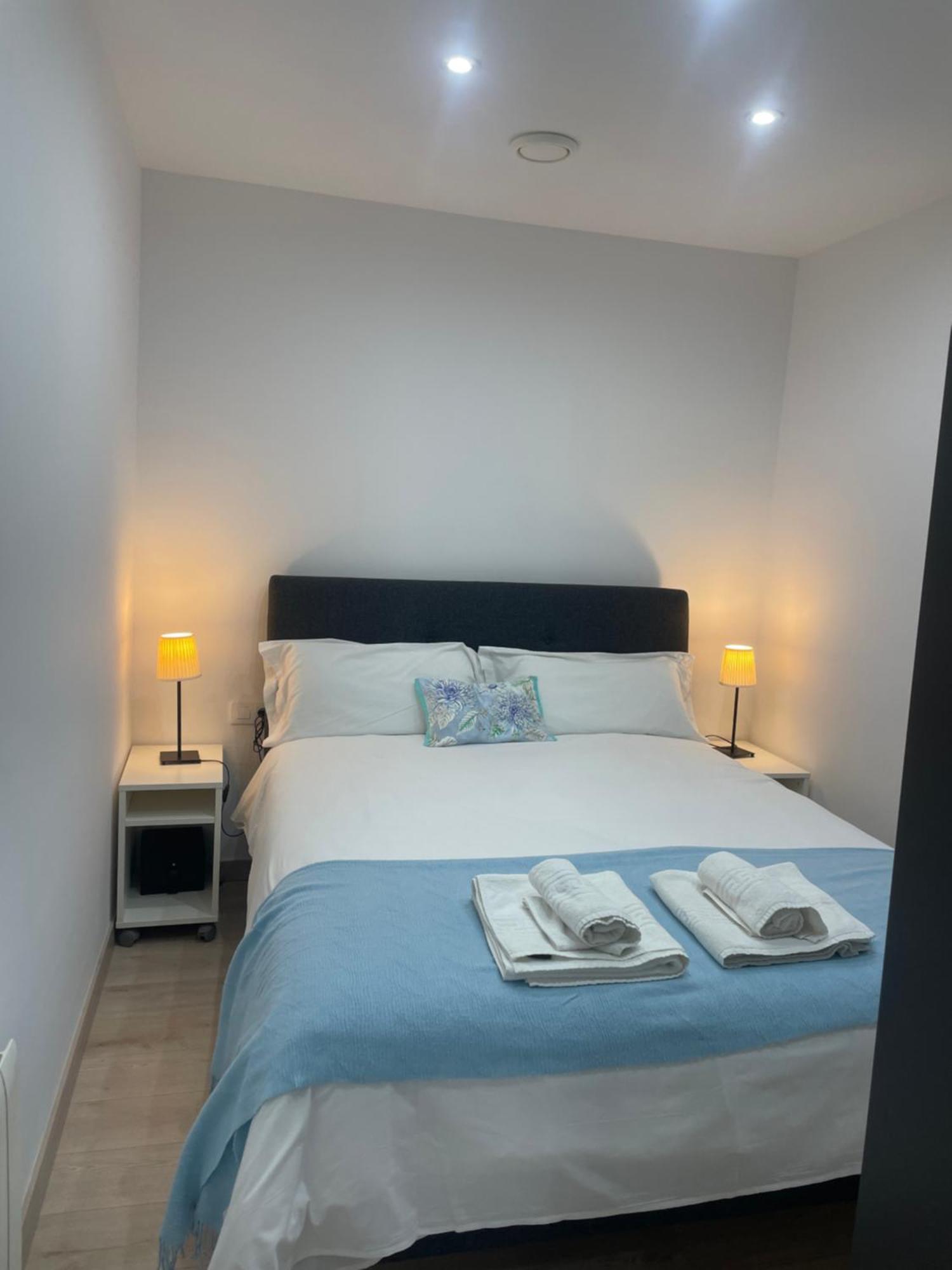 Apartamentos Barcelona - Iberia Экстерьер фото