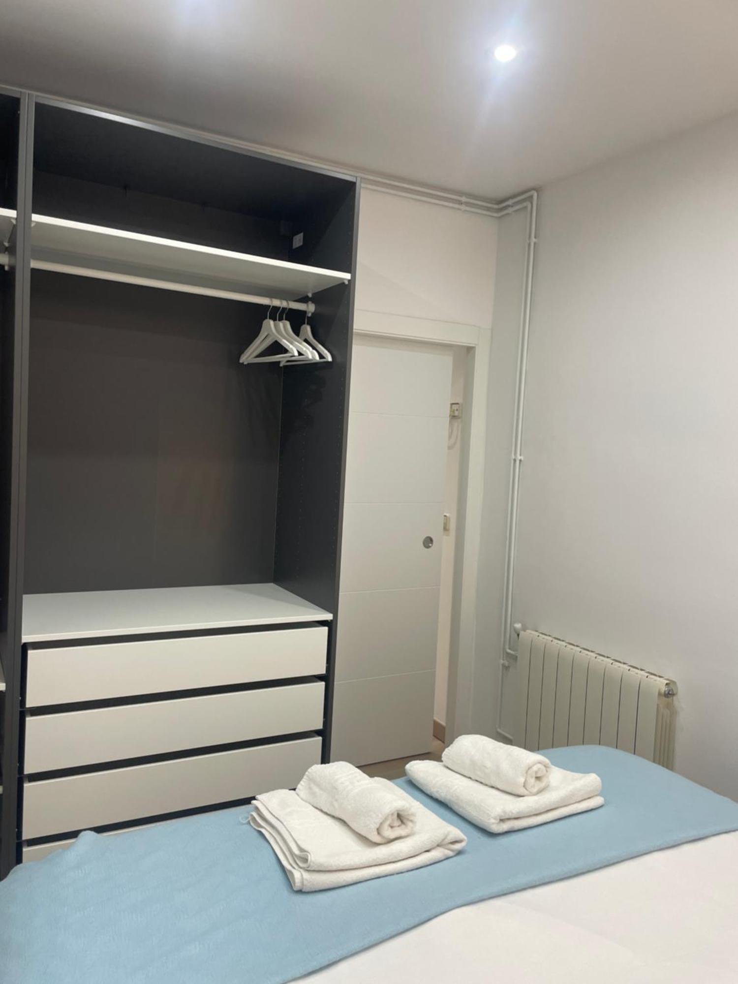 Apartamentos Barcelona - Iberia Экстерьер фото