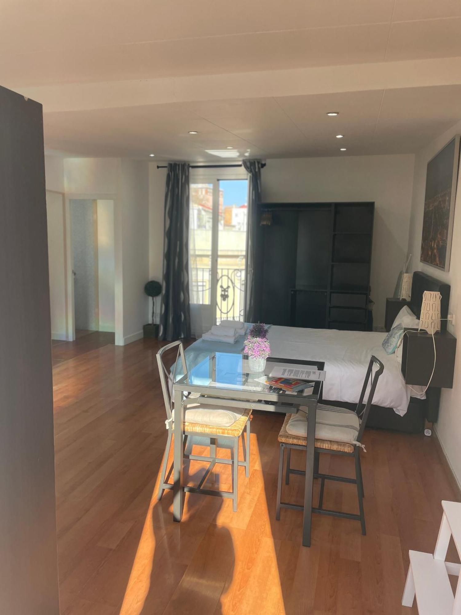 Apartamentos Barcelona - Iberia Экстерьер фото