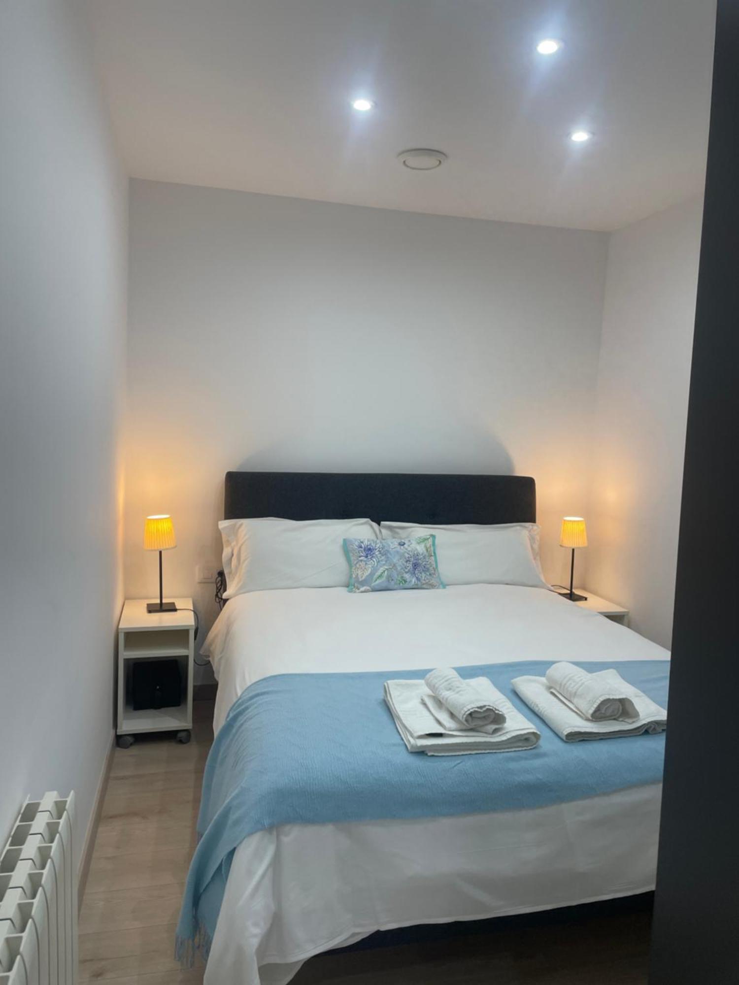Apartamentos Barcelona - Iberia Экстерьер фото